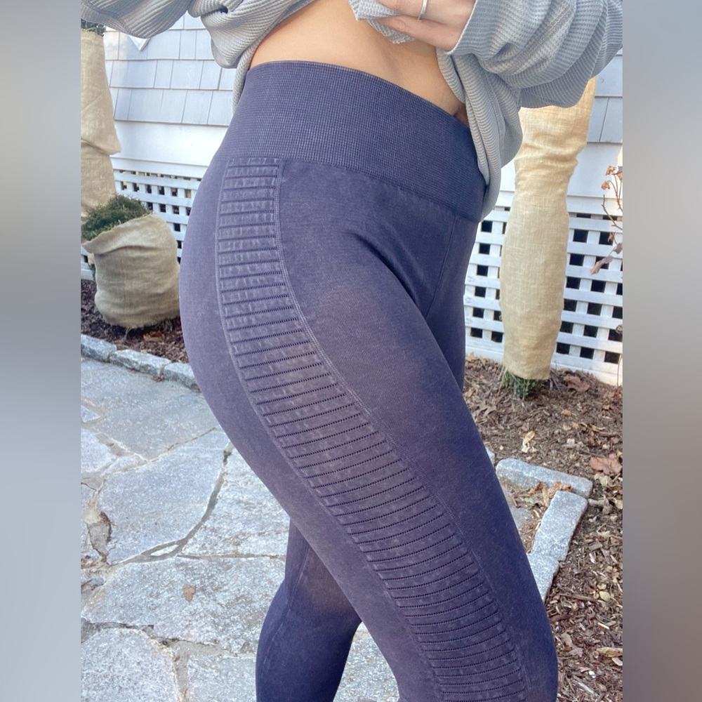 Nikibiki Black Seamless Leggings